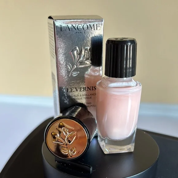 Lancome Le Vernis Nail Polish - 301/ Flâneuse - Picture 1 of 5